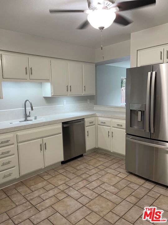 603 Racquet Club Lane, Thousand Oaks CA: https://media.crmls.org/mediaz/e7c1d63a-960d-48d4-a370-c5deba17622f.jpg