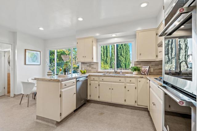 351 Jeter Street, Redwood City CA: https://media.crmls.org/mediaz/e7c24843-527c-4483-81a2-a47e1a1a21c4.jpg