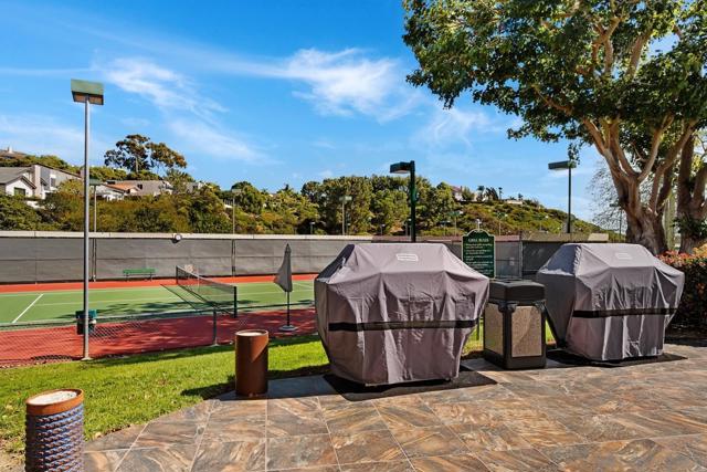 6643 Caminito Hermitage, La Jolla CA: https://media.crmls.org/mediaz/e7c2a9ec-3f78-4147-9942-603bf68ad1ae.jpg