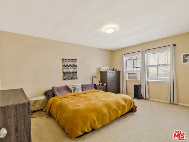 438 S Palm Drive, Beverly Hills CA: https://media.crmls.org/mediaz/e7c2cd82-ac9f-4b7b-8066-4cf6ba7b98a6.jpg