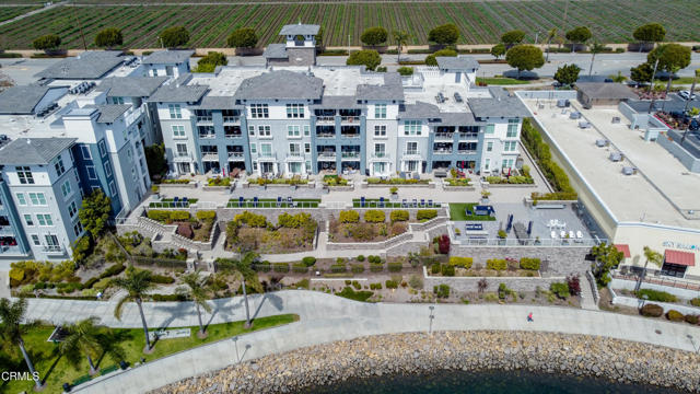 Detail Gallery Image 2 of 37 For 4012 Tradewinds Dr #101,  Oxnard,  CA 93035 - 3 Beds | 2 Baths