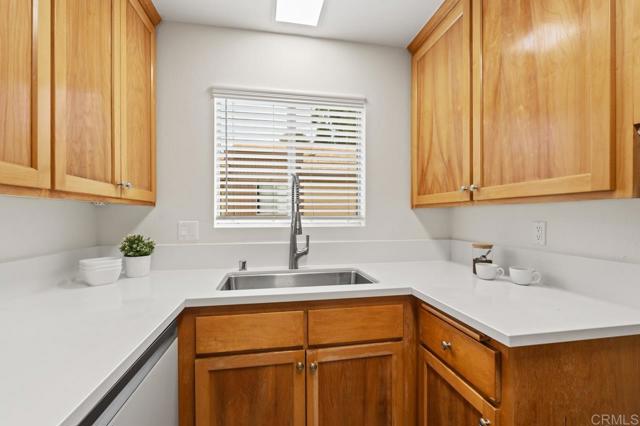 Detail Gallery Image 15 of 41 For 7837 Camino Tranquilo, San Diego,  CA 92122 - 2 Beds | 1/1 Baths