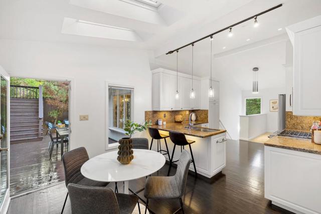 2937 San Juan Boulevard, Belmont CA: https://media.crmls.org/mediaz/e7c3e162-dafe-40c1-9a60-853036955b8b.jpg