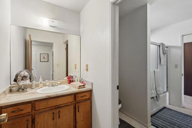 880 Apricot Lane, Hollister CA: https://media.crmls.org/mediaz/e7c3ec68-f70a-48f0-b496-c0a6ba3eb001.jpg