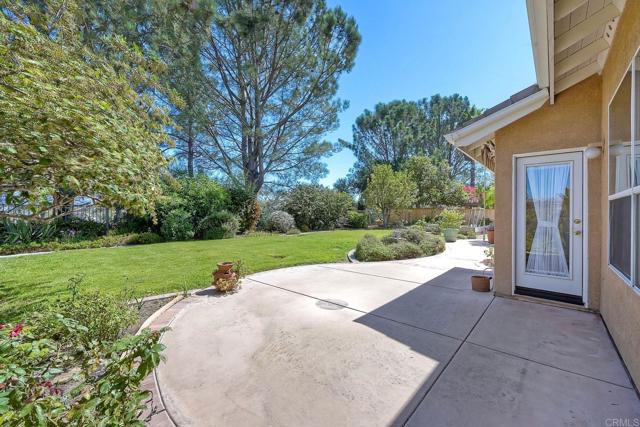5141 Palmera Dr, Oceanside CA: https://media.crmls.org/mediaz/e7c45c5e-832c-4018-85a4-b573227b0268.jpg