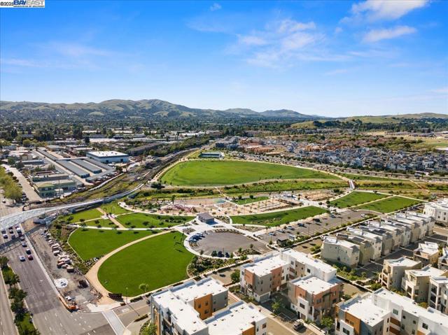 5483 Melissa Ln, Dublin CA: https://media.crmls.org/mediaz/e7c4f8a1-0497-4920-be75-4b6d8f99c3d0.jpg