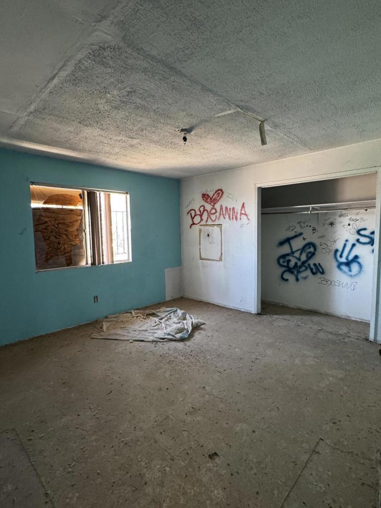 https://media.crmls.org/mediaz/e7c6866a-40af-458e-9d78-7f41138d5536.jpg?preset=X-Large