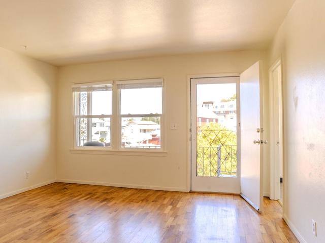 108 W Cliff Drive, Santa Cruz CA: https://media.crmls.org/mediaz/e7c693ac-58e9-400d-9741-43310abf54f4.jpg