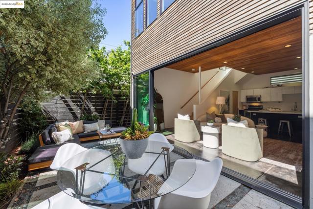 2010 9th St, Berkeley CA: https://media.crmls.org/mediaz/e7c6983c-a9e6-4085-bd46-64d7620fb599.jpg
