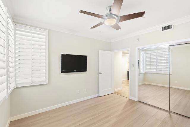 5470 La Jolla Boulevard, La Jolla CA: https://media.crmls.org/mediaz/e7c71e50-a419-42ae-8f65-03d518bef7c3.jpg