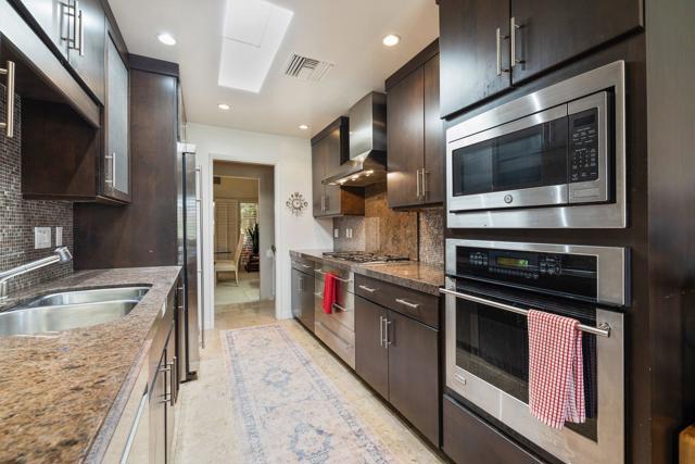 74903 Chateau Circle, Indian Wells CA: https://media.crmls.org/mediaz/e7c7817a-baeb-4246-9d5d-6c7ee0d7335e.jpg