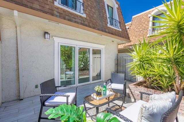 707 Webster Street, Palo Alto CA: https://media.crmls.org/mediaz/e7c854cd-6169-4107-ac14-7662fbf3767f.jpg