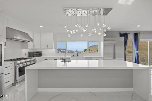 40 Saddlebow Road, Bell Canyon CA: https://media.crmls.org/mediaz/e7c92fc3-b163-4fa3-9b01-a62988ce0a32.jpg