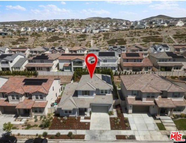 18113 Tableau Way, Santa Clarita CA: https://media.crmls.org/mediaz/e7c94df8-3f2d-4112-89b4-78c4fc07b6a6.jpg