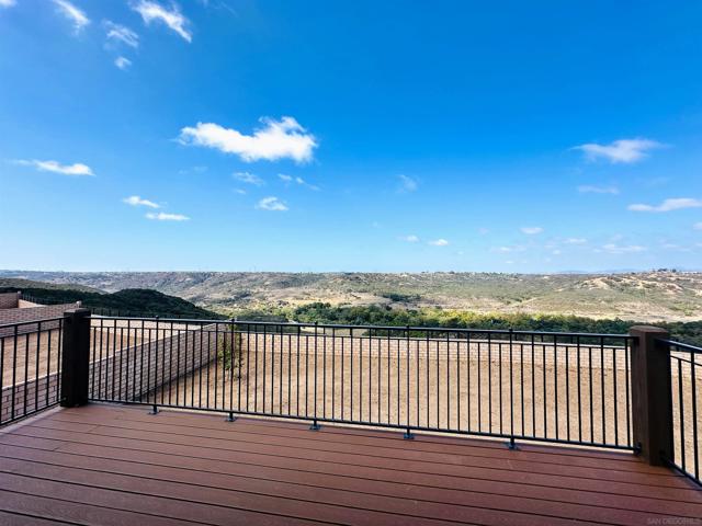 11324 Caminito Rodar, San Diego CA: https://media.crmls.org/mediaz/e7c9a09c-2e71-41c0-8f57-98e2e70aa23e.jpg