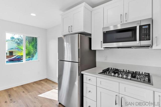 4922 Muir Ave, San Diego CA: https://media.crmls.org/mediaz/e7c9e08b-3861-4c77-9703-0d1e2a52defe.jpg