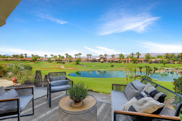 502 Desert Holly Drive, Palm Desert CA: https://media.crmls.org/mediaz/e7ca3bfb-6e35-4a07-8a64-ac0545cff75d.jpg