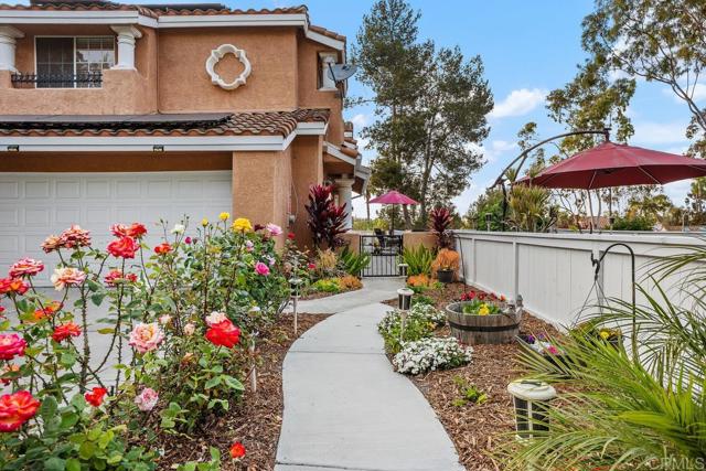 Detail Gallery Image 1 of 36 For 1512 Golfcrest Pl, Vista,  CA 92081 - 3 Beds | 2/1 Baths