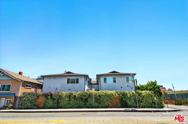 510 Pacific Avenue, Venice CA: https://media.crmls.org/mediaz/e7cb1cd2-757e-487f-9a54-868e62e7ab51.jpg