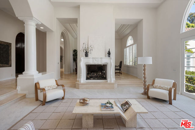 16727 Camino Sierra Del Sur Drive, Rancho Santa Fe CA: https://media.crmls.org/mediaz/e7cb481b-9916-4e5b-a83e-5e6ea19bff3c.jpg