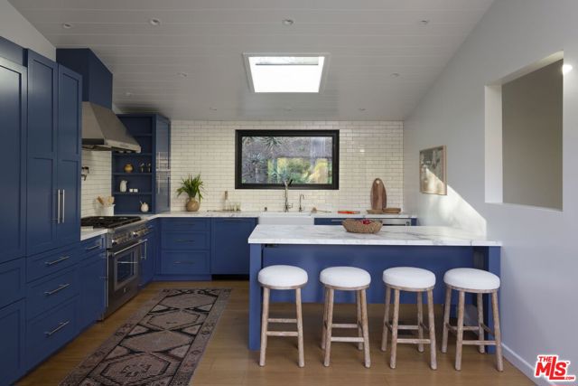 5692 Holly Oak Drive, Los Angeles CA: https://media.crmls.org/mediaz/e7cb801d-c939-45a8-985c-37846a87b97d.jpg