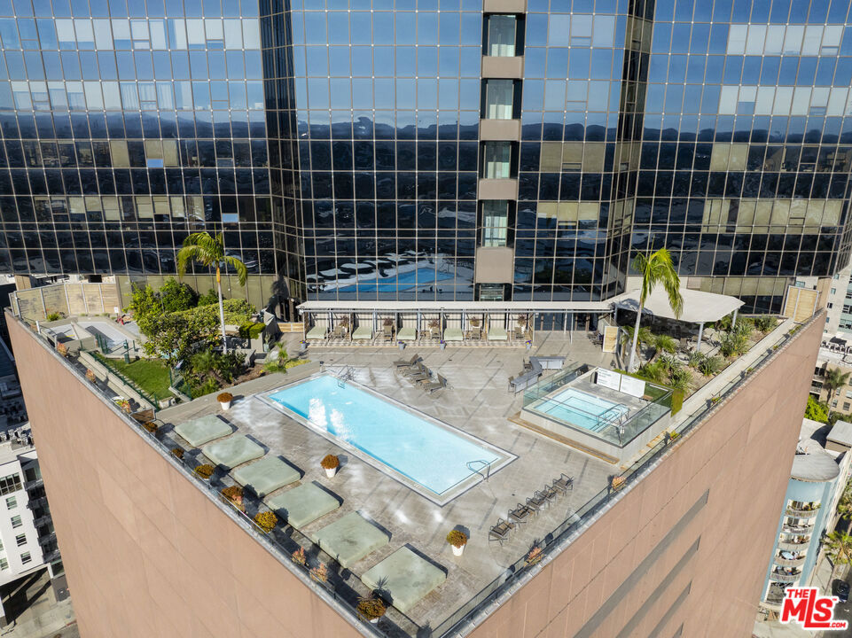 1100 Wilshire Boulevard #2911