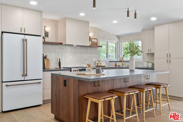 22946 Brenford Street, Woodland Hills CA: https://media.crmls.org/mediaz/e7cc1114-a08c-4300-9989-2eb909b86f06.jpg