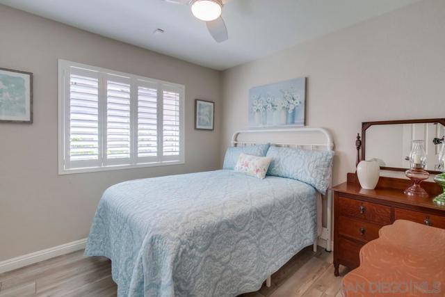 10970 Shy Bird Ln, San Diego CA: https://media.crmls.org/mediaz/e7cc41b3-7850-4e41-b39e-c1421c35b835.jpg