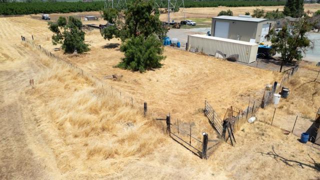 11835 Hobday Road, Wilton CA: https://media.crmls.org/mediaz/e7cd0fe4-22fa-4ffc-9029-2c78b858eb38.jpg