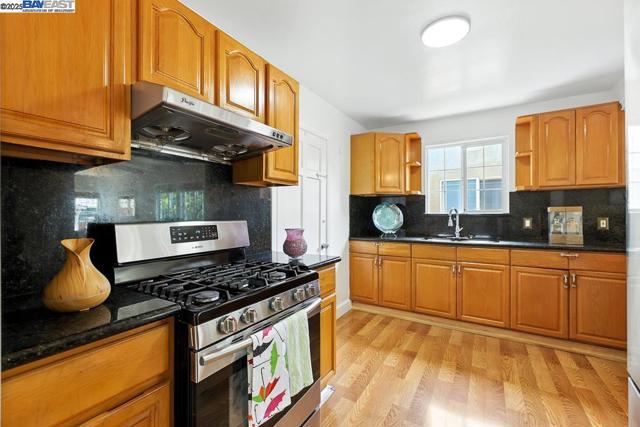 825 Billings Blvd, San Leandro CA: https://media.crmls.org/mediaz/e7cd34b6-b3c5-401c-a83f-bc3d50a08b23.jpg