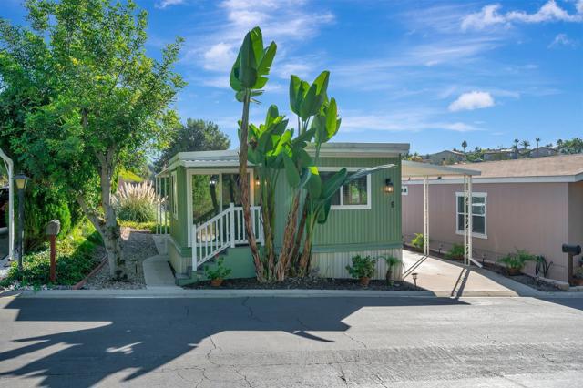 1925 OTAY LAKES RD, Chula Vista CA: https://media.crmls.org/mediaz/e7cd9a40-bd1a-49da-b79e-7979c85be019.jpg