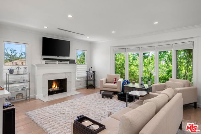 1839 Preuss Road, Los Angeles CA: https://media.crmls.org/mediaz/e7cdc75d-edb3-4d25-a514-6c367cf76163.jpg