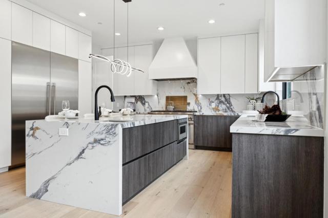 1074 Riverside Drive, Los Altos CA: https://media.crmls.org/mediaz/e7cdd380-0f2d-44be-a6ef-c19b78fd8e7e.jpg
