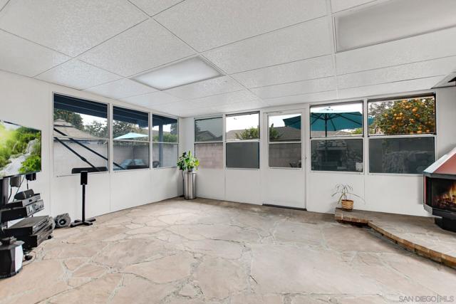 11518 205th St, Lakewood CA: https://media.crmls.org/mediaz/e7cec95d-e60a-4336-800e-d3cc8a37e3c3.jpg