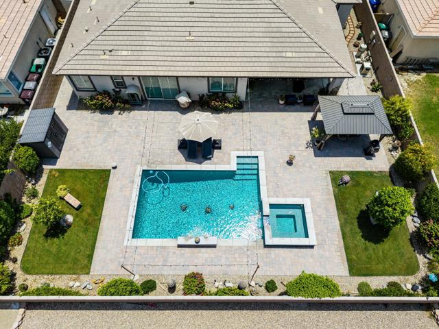 82806 Vincent Drive, Indio CA: https://media.crmls.org/mediaz/e7ced3d9-2e5c-49b2-b339-b905666a1763.jpg