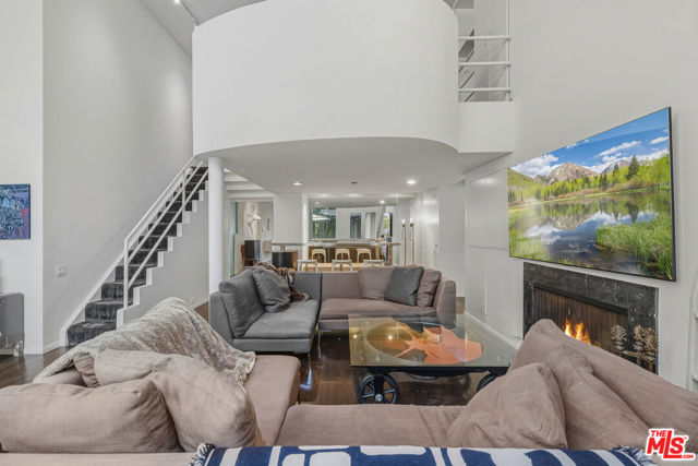 12315 Gorham Avenue, Los Angeles CA: https://media.crmls.org/mediaz/e7cf882d-ca3e-4d1c-8e0c-da61a10eb58e.jpg