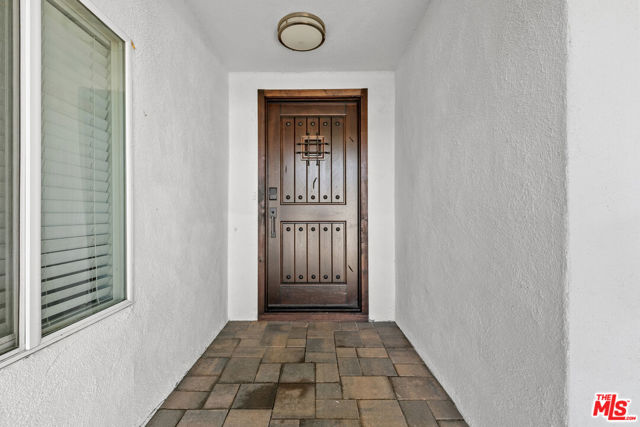 4949 San Feliciano Drive, Woodland Hills CA: https://media.crmls.org/mediaz/e7cfcb1e-254b-458d-8a8f-a06cbe348c99.jpg