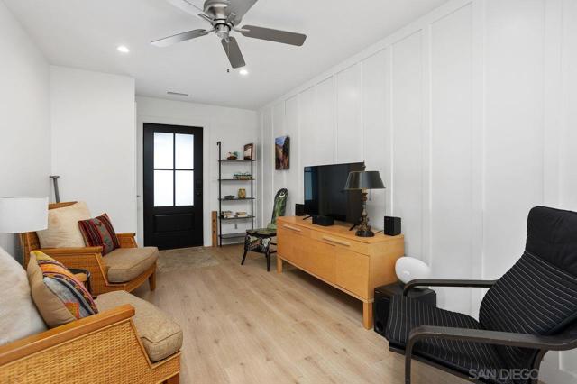 5301 Los Robles Dr, Carlsbad CA: https://media.crmls.org/mediaz/e7cff39e-a9fc-4d5f-ae60-68df2deb85b7.jpg