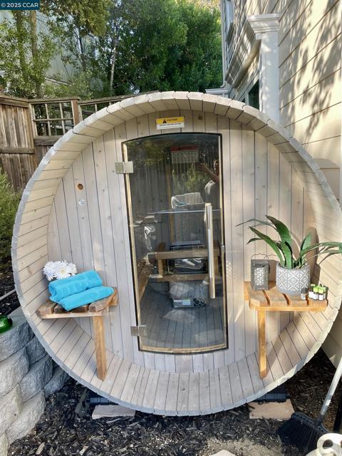 2365 Lansdowne Pl, Vallejo CA: https://media.crmls.org/mediaz/e7d04a20-a9a1-4faf-ace1-8b380a175488.jpg