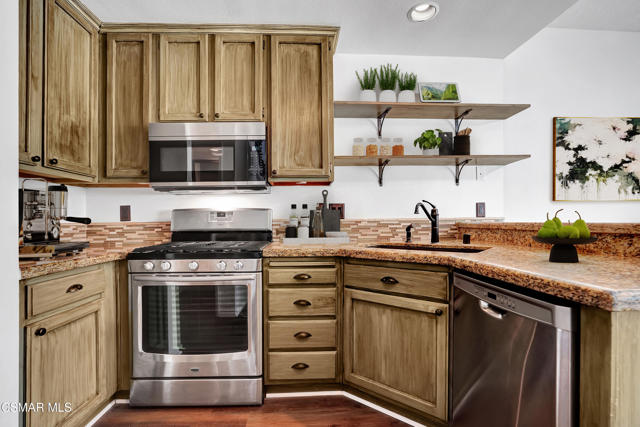 28121 Seco Canyon Road, Saugus CA: https://media.crmls.org/mediaz/e7d1c582-0817-4dc6-9546-0e0d0196ef9d.jpg