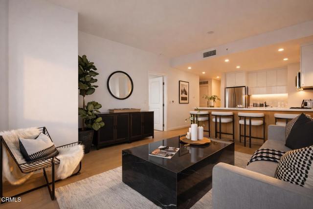 Detail Gallery Image 4 of 17 For 400 S Broadway #1801,  Los Angeles,  CA 90013 - 1 Beds | 1 Baths