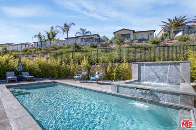 12333 N Finch Court, Porter Ranch CA: https://media.crmls.org/mediaz/e7d1f2ac-b709-4e07-9fd3-721ce957cca5.jpg