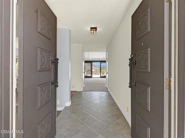 2031 Channelford Road, Westlake Village CA: https://media.crmls.org/mediaz/e7d211d5-6cac-4ebd-ac4e-c3228c413079.jpg