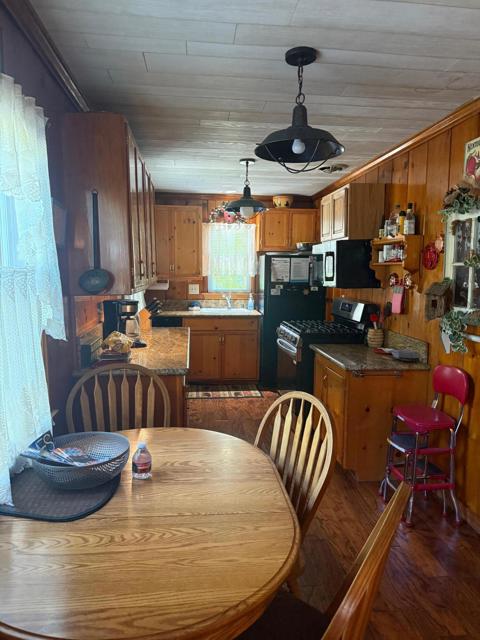 473 Chipmunk Lane Lane, Big Bear CA: https://media.crmls.org/mediaz/e7d2833c-6609-418d-a579-522b60827c56.jpg