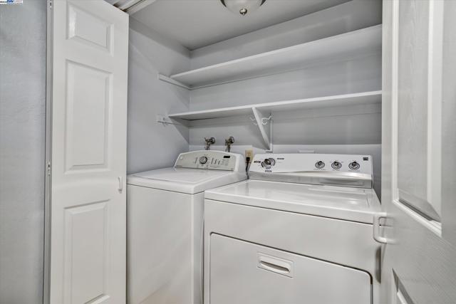 2841 Ptarmigan Dr, Walnut Creek CA: https://media.crmls.org/mediaz/e7d35a67-6adc-426f-a62b-678ba2ff7a1b.jpg
