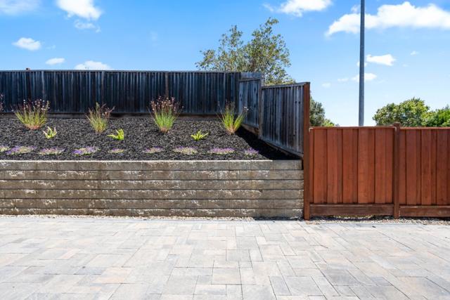 2399 Paradise Drive, Hollister CA: https://media.crmls.org/mediaz/e7d3a48d-ec7e-4aa7-9e06-fa17bcb8df23.jpg