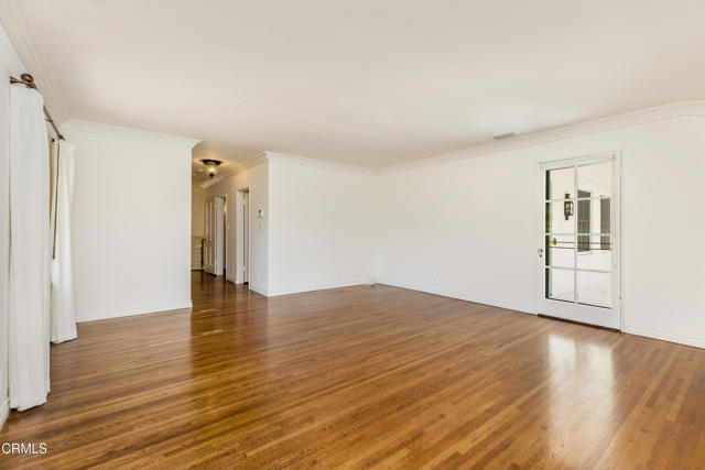 1184 Arden Road, Pasadena CA: https://media.crmls.org/mediaz/e7d3b248-6d8c-457e-b467-cffe7c84d988.jpg