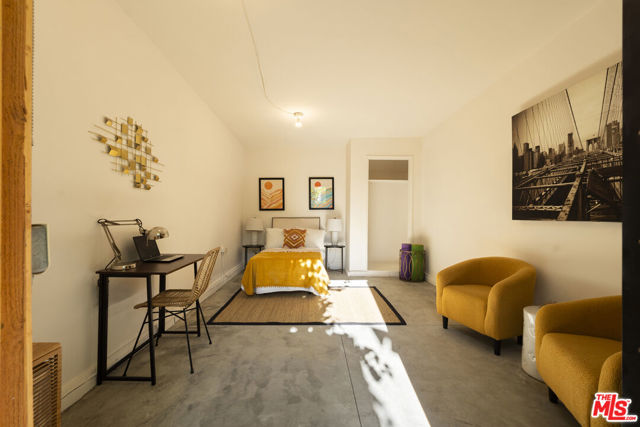 3010 11th Avenue, Los Angeles CA: https://media.crmls.org/mediaz/e7d439dc-be3f-46cf-a1e8-93b4ced20ecd.jpg