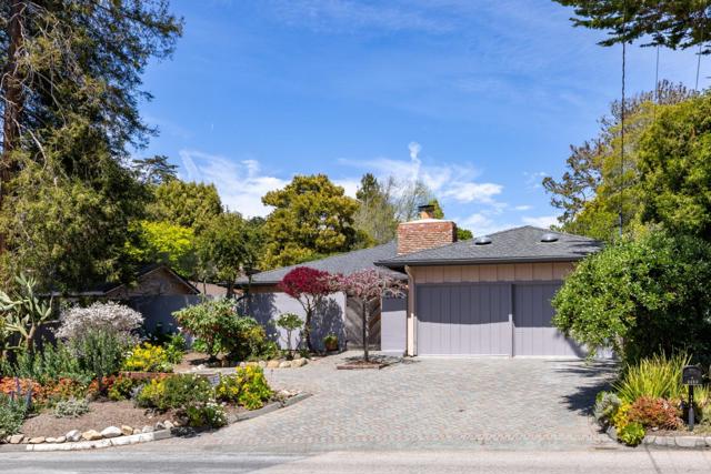 3483 Ocean Avenue, Carmel CA: https://media.crmls.org/mediaz/e7d43cfa-3797-4937-be3c-d595cb303ce2.jpg