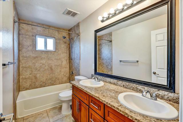 37659 Granville Dr, Fremont CA: https://media.crmls.org/mediaz/e7d4679d-a747-4bab-80a1-e50a5168d4ca.jpg